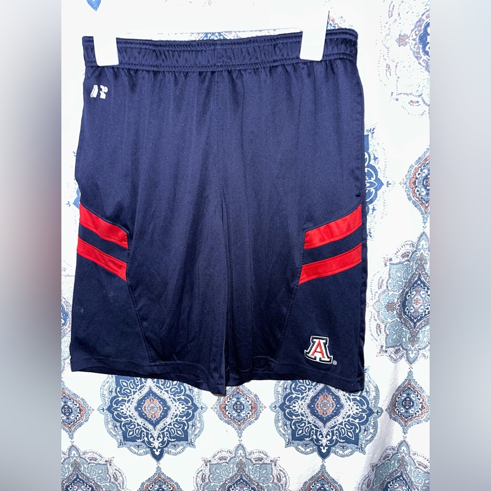 U of a basketball shorts great condition